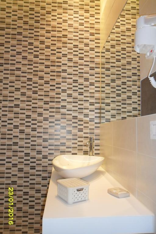 Location Lory Hotel Busto Arsizio Exterior photo